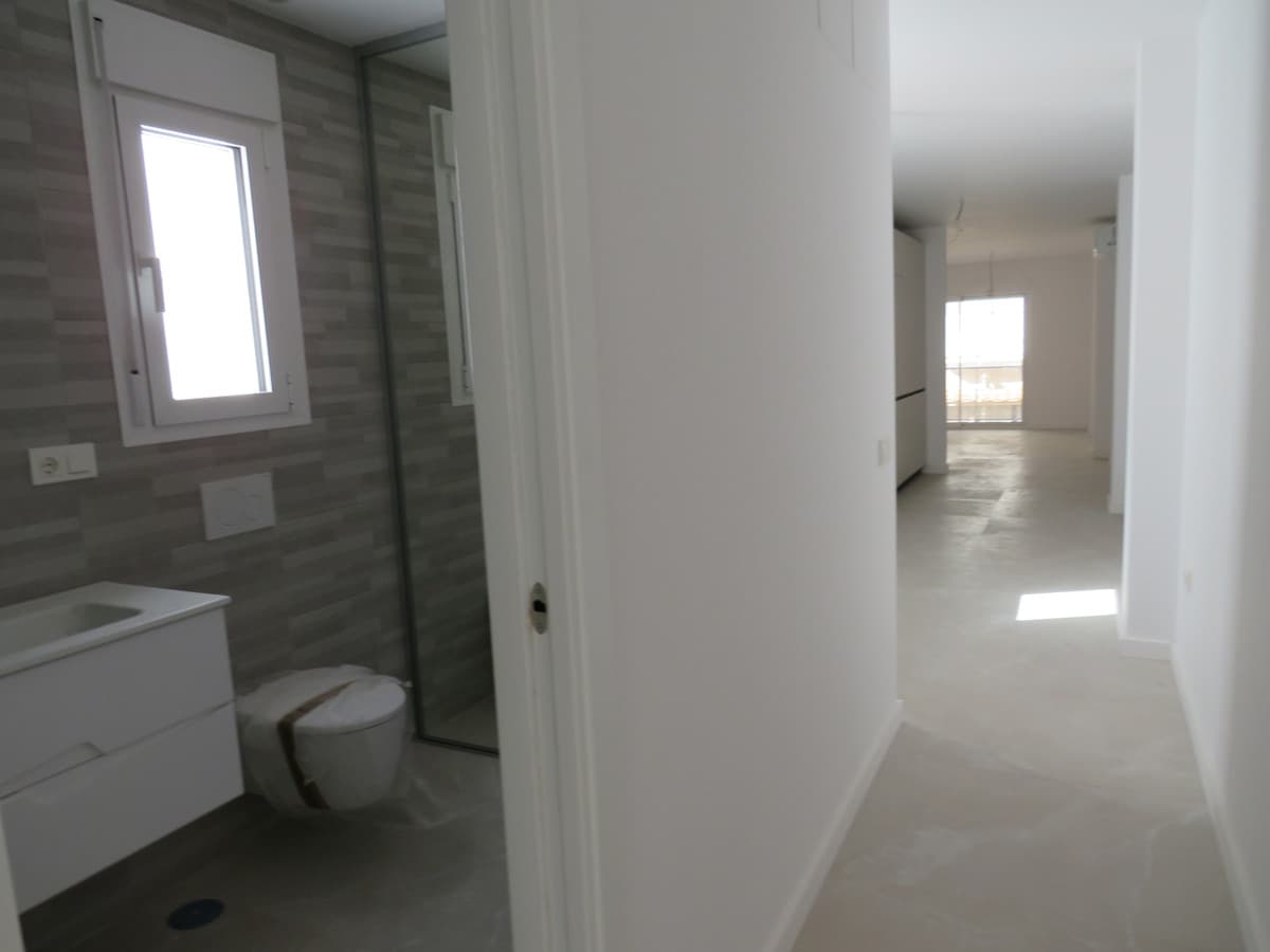 EDIFICIO VENECIA - KEY READY — photo 3 of 10