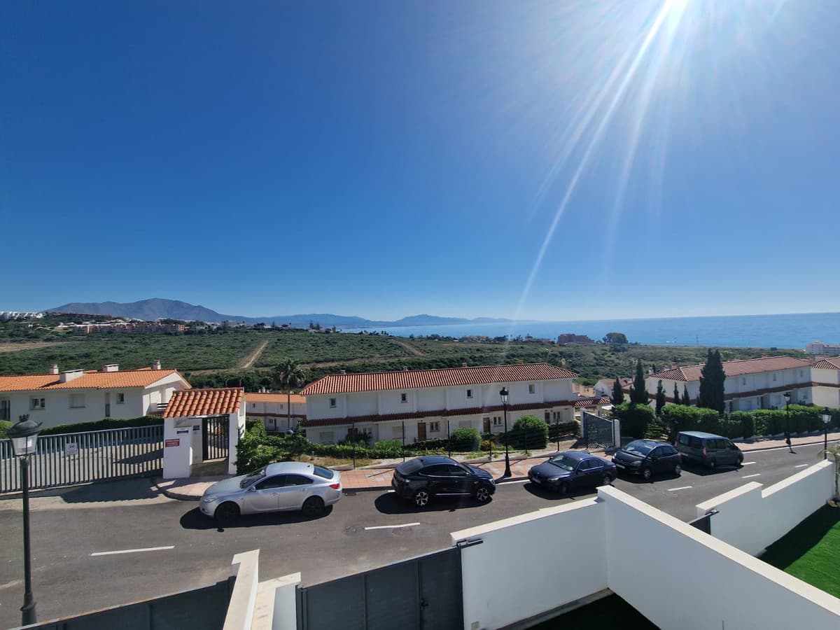 CASAS PAREADAS Y VILLA ALDEA HILLS - KEY READY! — photo 3 of 10