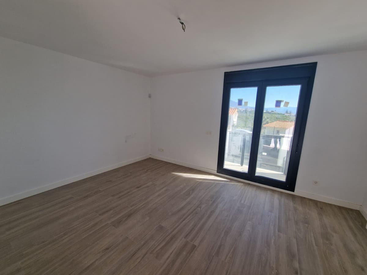 CASAS PAREADAS Y VILLA ALDEA HILLS - KEY READY! — photo 8 of 10