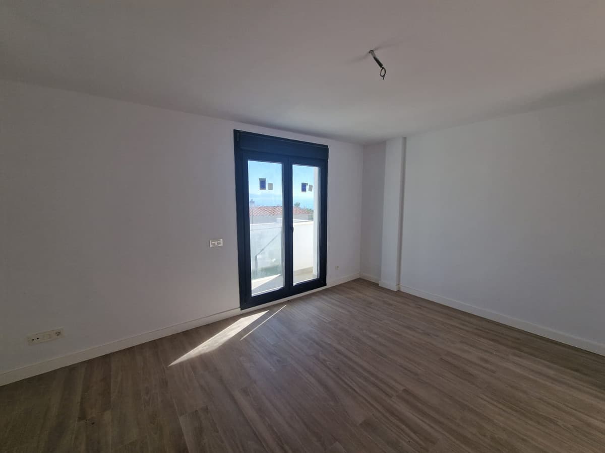 CASAS PAREADAS Y VILLA ALDEA HILLS - KEY READY! — photo 9 of 10