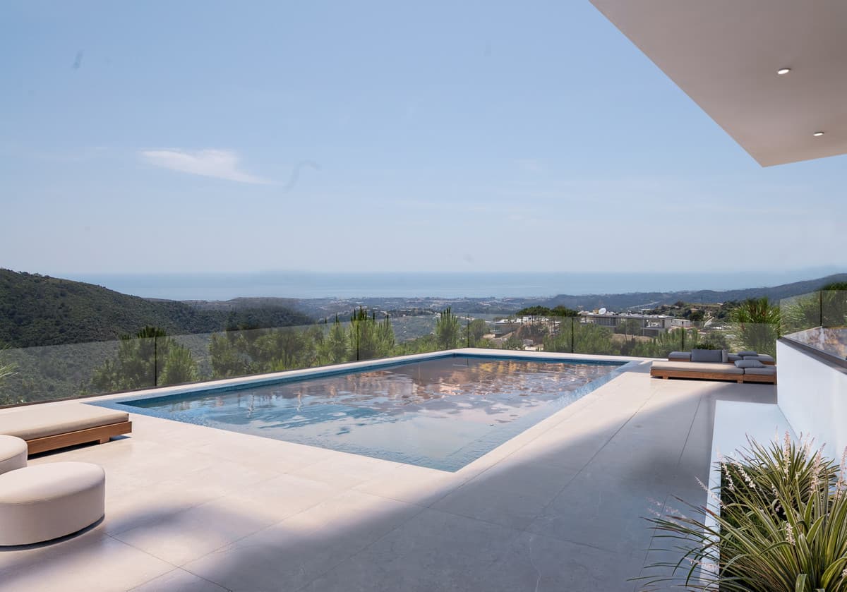 VILLA LYRA — photo 1 of 9