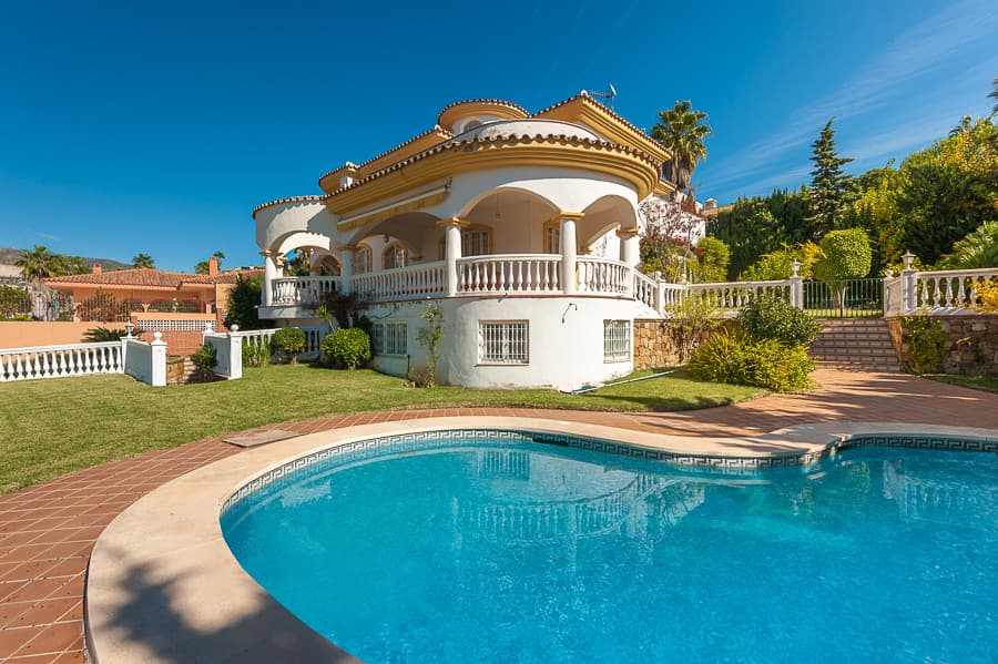 Detached Villa in Benalmadena — photo 1 of 10