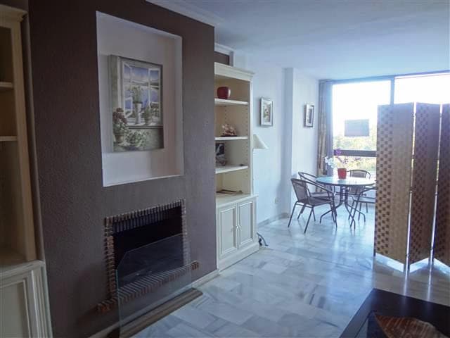 Middle Floor Apartment in Nueva Andalucía — photo 5 of 10