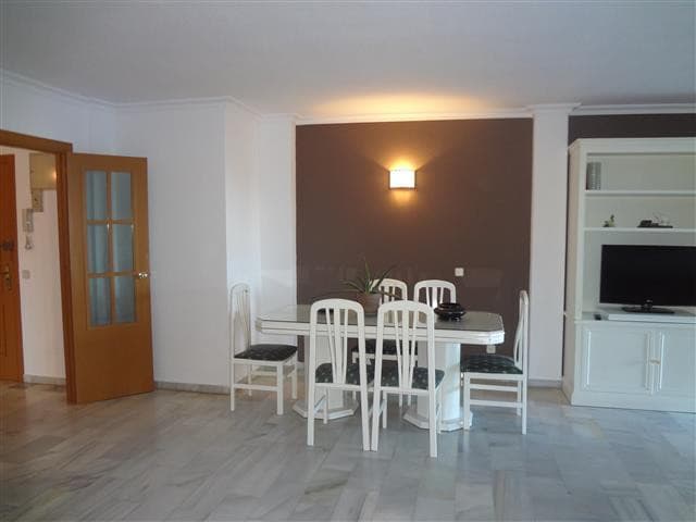 Middle Floor Apartment in Nueva Andalucía — photo 7 of 10