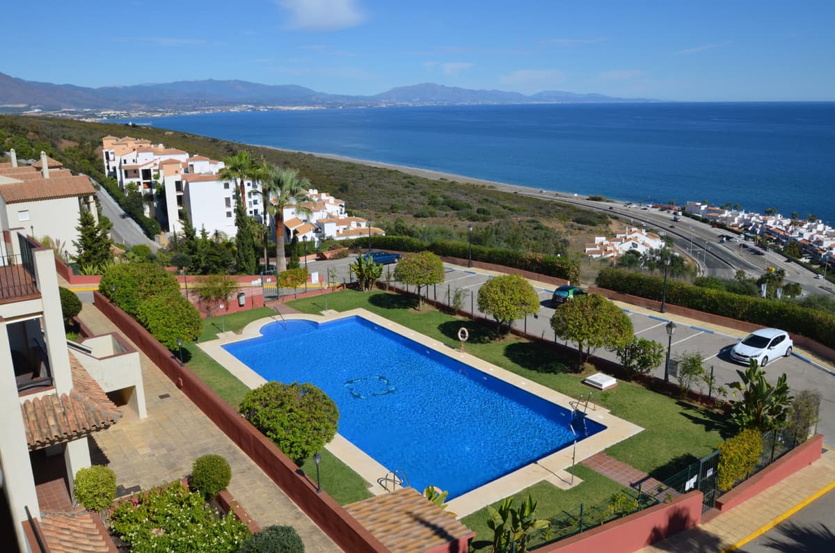 Penthouse in La Duquesa — photo 2 of 10