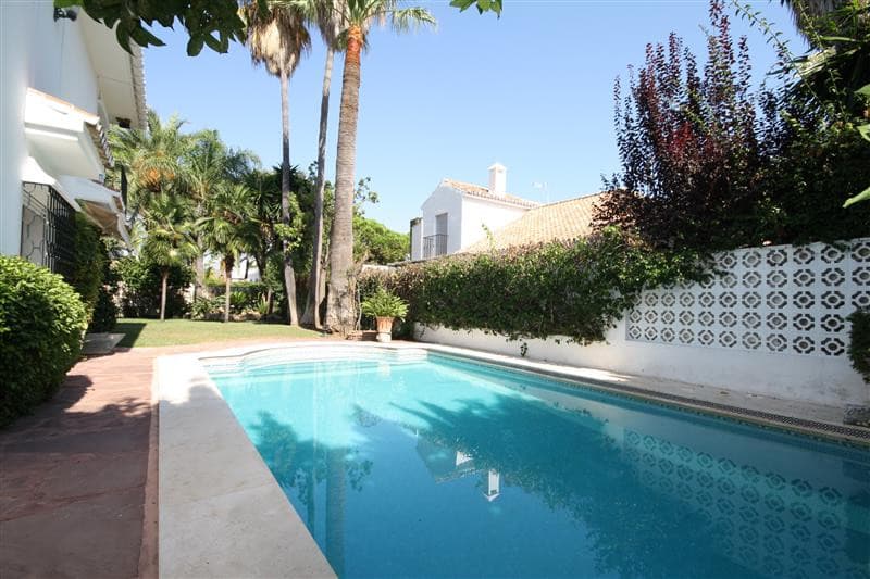Detached Villa in Los Monteros — photo 6 of 10