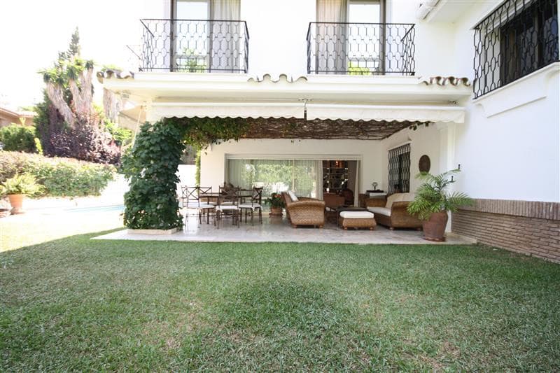 Detached Villa in Los Monteros — photo 7 of 10