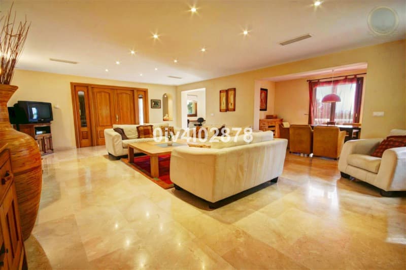 Detached Villa in Benalmadena Pueblo — photo 3 of 10