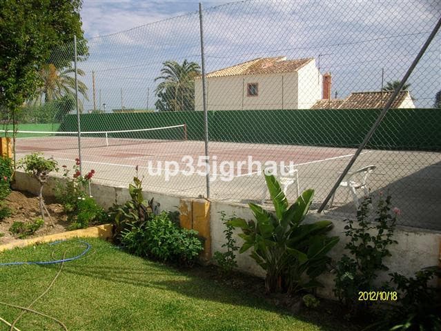 Detached Villa in Estepona — photo 4 of 10