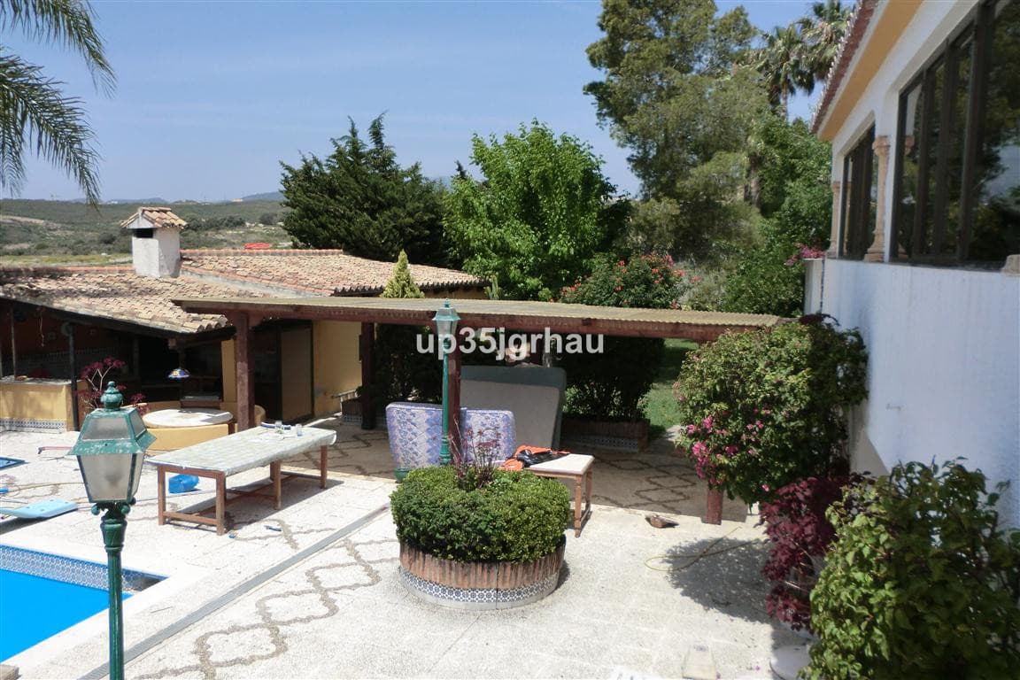 Detached Villa in Estepona — photo 6 of 10