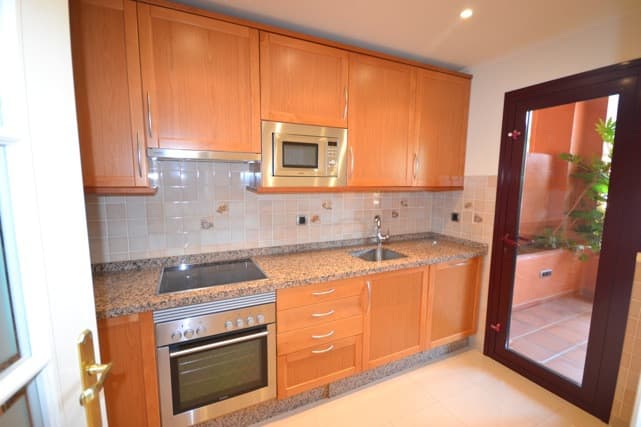 Semi-Detached House in The Golden Mile — photo 4 of 10