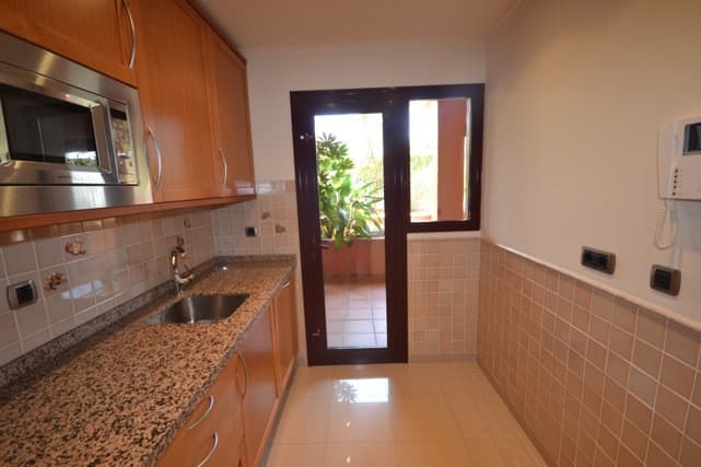 Semi-Detached House in The Golden Mile — photo 7 of 10