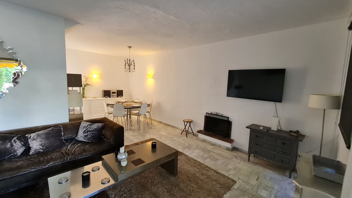 Townhouse in Nueva Andalucía — photo 3 of 10