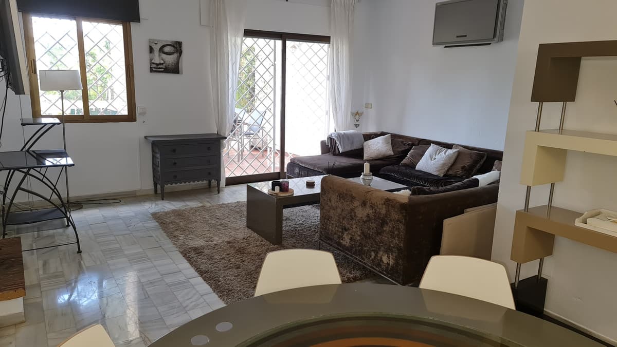 Townhouse in Nueva Andalucía — photo 4 of 10