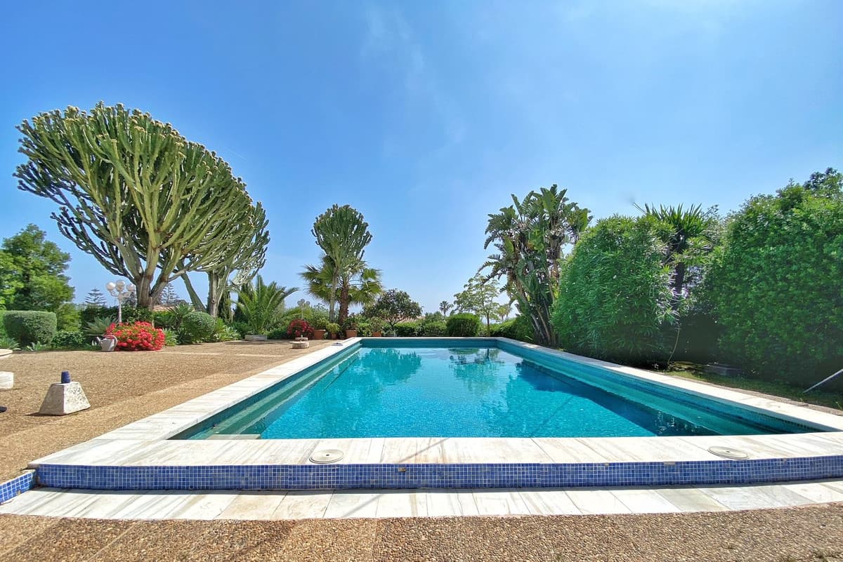 Detached Villa in Marbella — photo 1 of 10