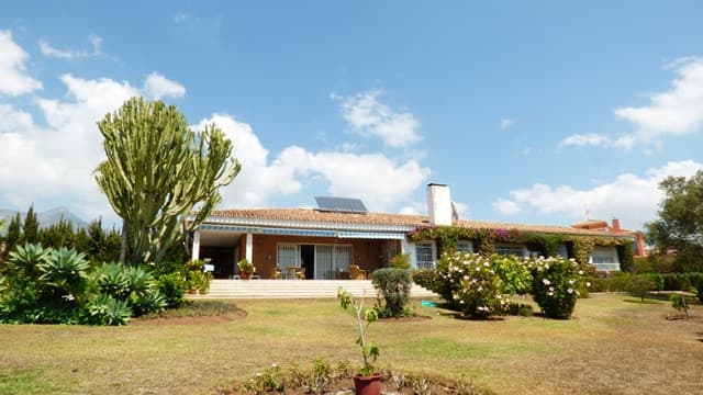 Detached Villa in Marbella — photo 7 of 10