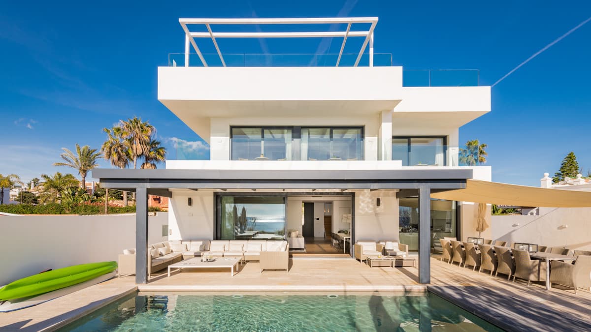 Detached Villa in Costabella — photo 1 of 10