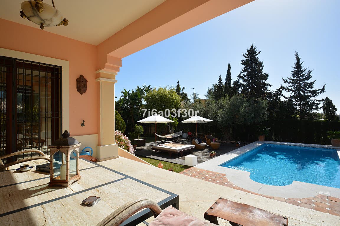 Detached Villa in Nueva Andalucía — photo 3 of 10