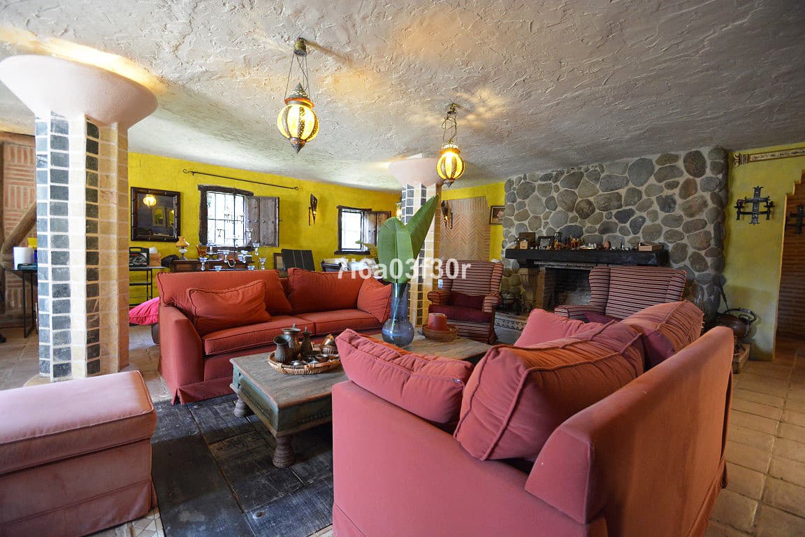 Detached Villa in Nueva Andalucía — photo 7 of 10