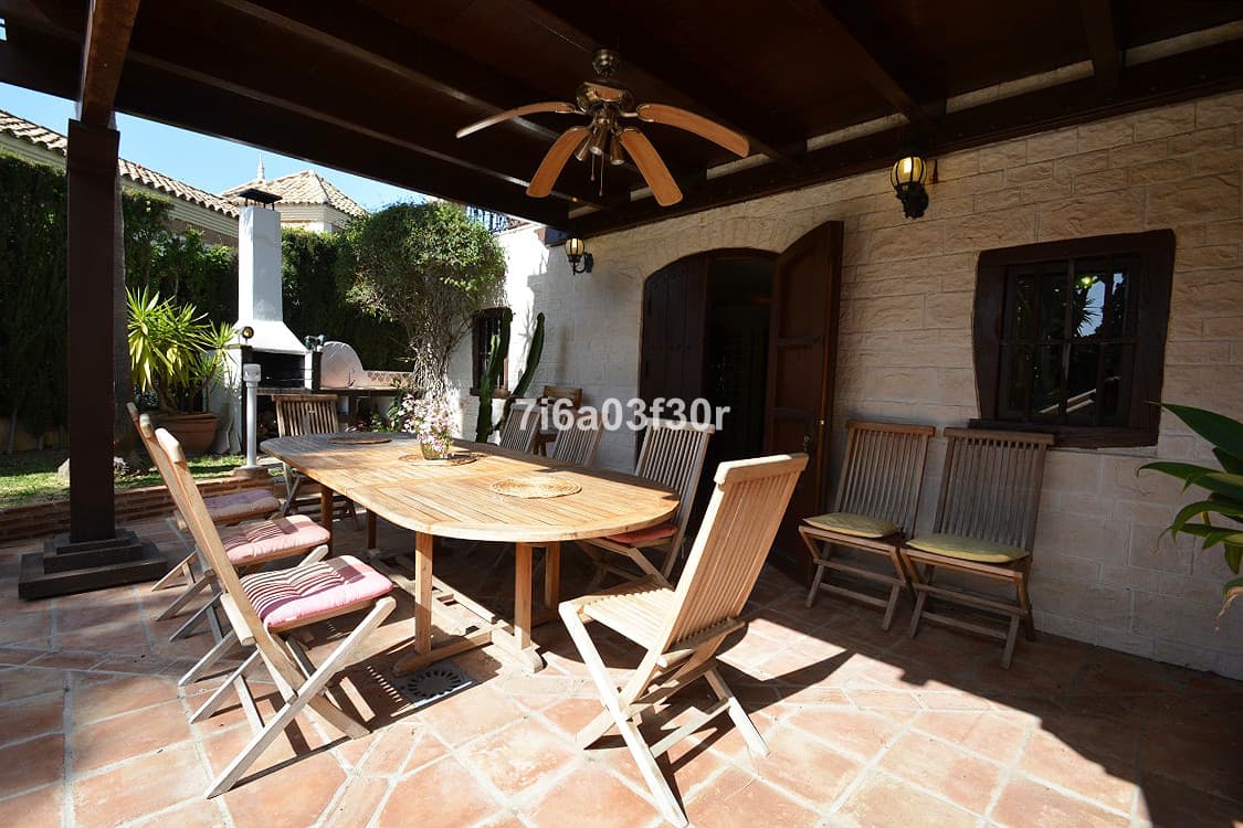 Detached Villa in Nueva Andalucía — photo 9 of 10