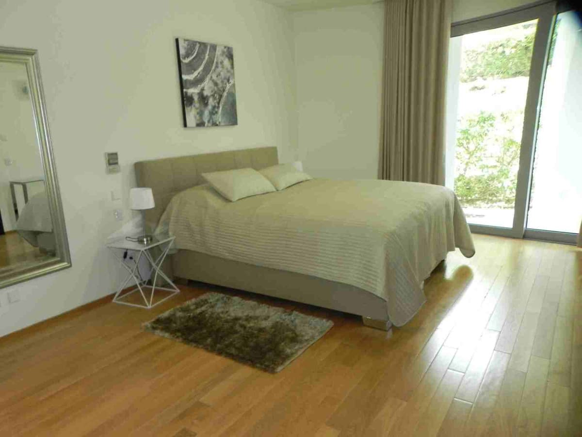Semi-Detached House in Sierra Blanca — photo 3 of 10