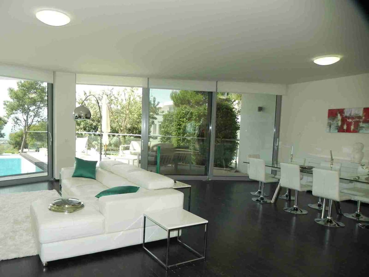 Semi-Detached House in Sierra Blanca — photo 7 of 10