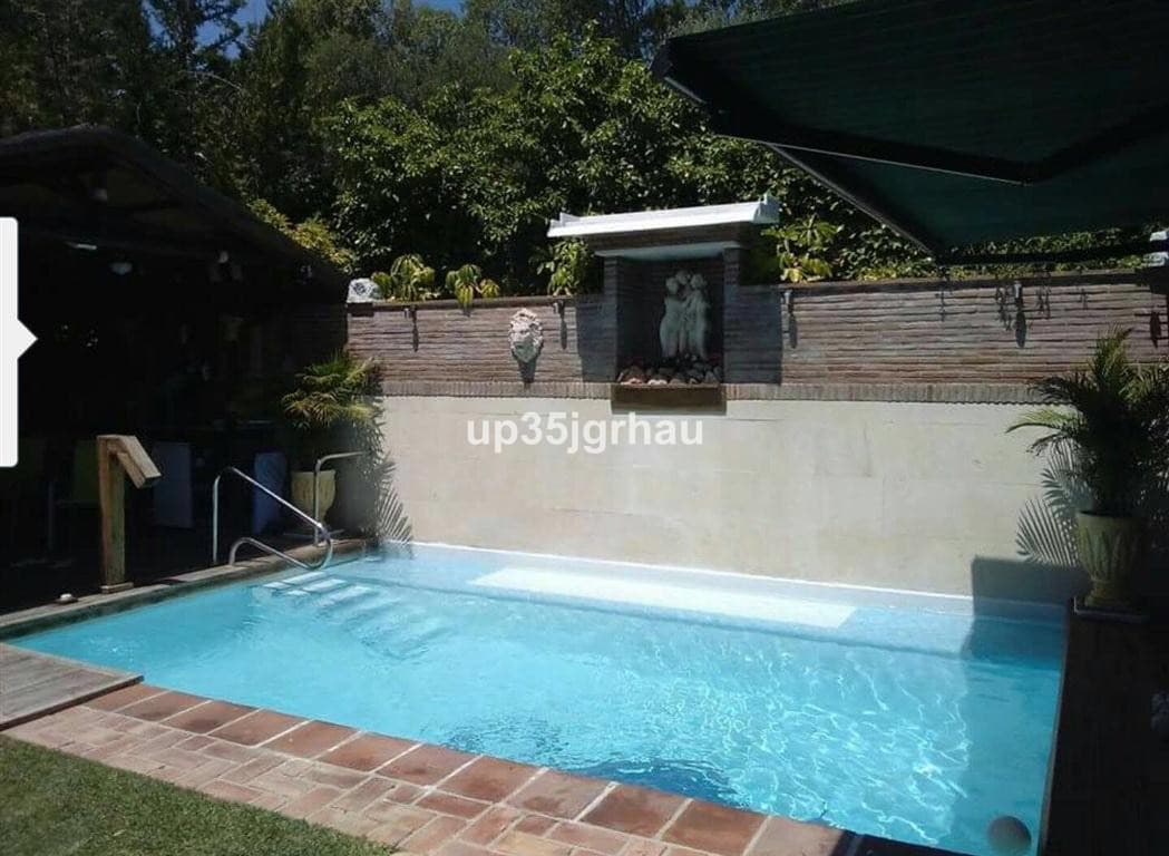 Ground Floor Apartment in Estepona — photo 1 of 10