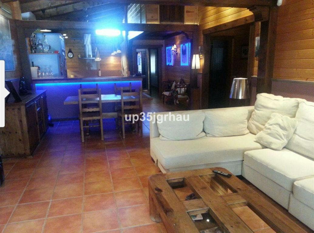 Ground Floor Apartment in Estepona — photo 2 of 10