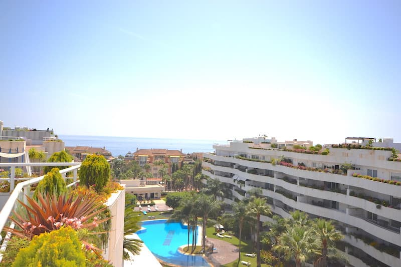 Penthouse in Puerto Banús — photo 1 of 10