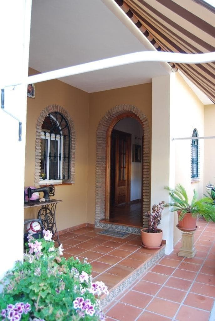 Detached Villa in Alhaurín de la Torre — photo 4 of 10