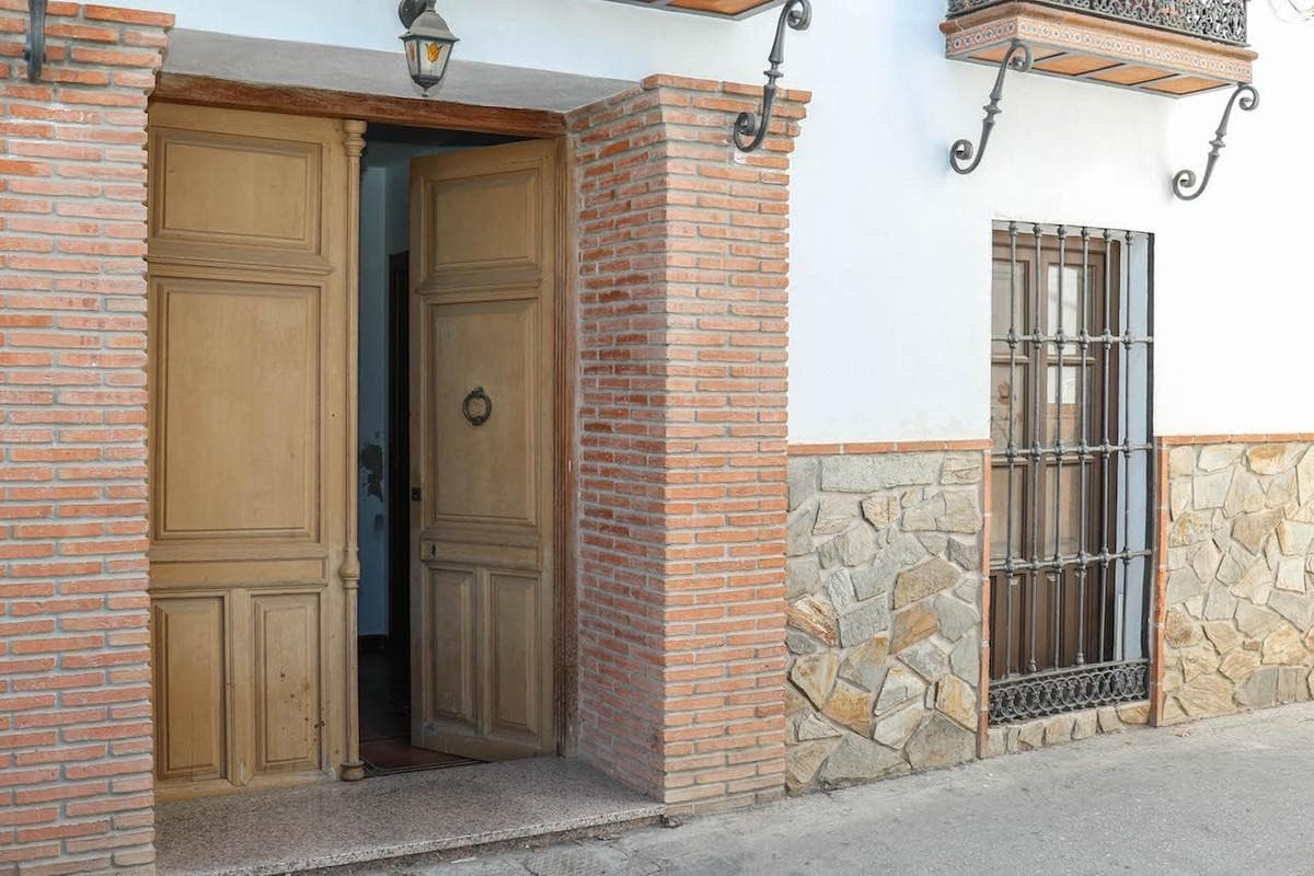 Townhouse in Guaro — photo 5 of 10
