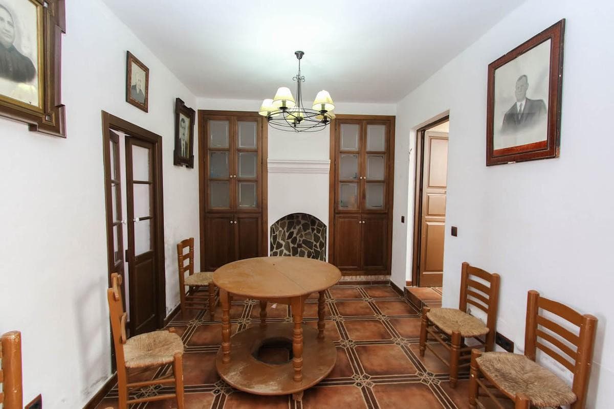 Townhouse in Guaro — photo 6 of 10