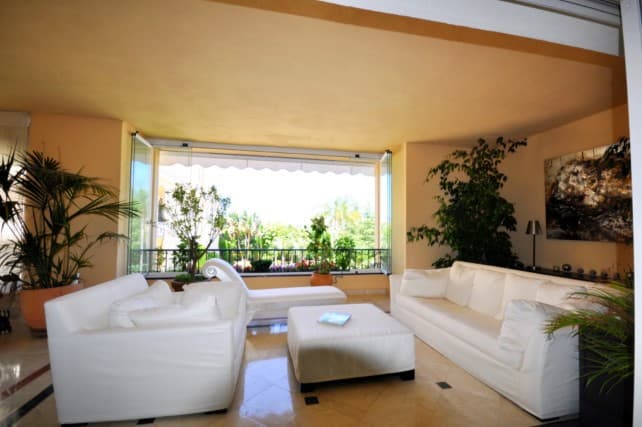 Middle Floor Apartment in Marbella — photo 10 of 10