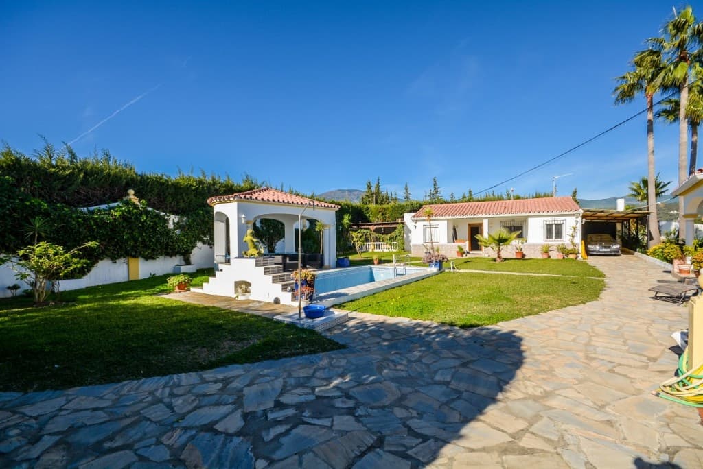 Detached Villa in Estepona — photo 3 of 10