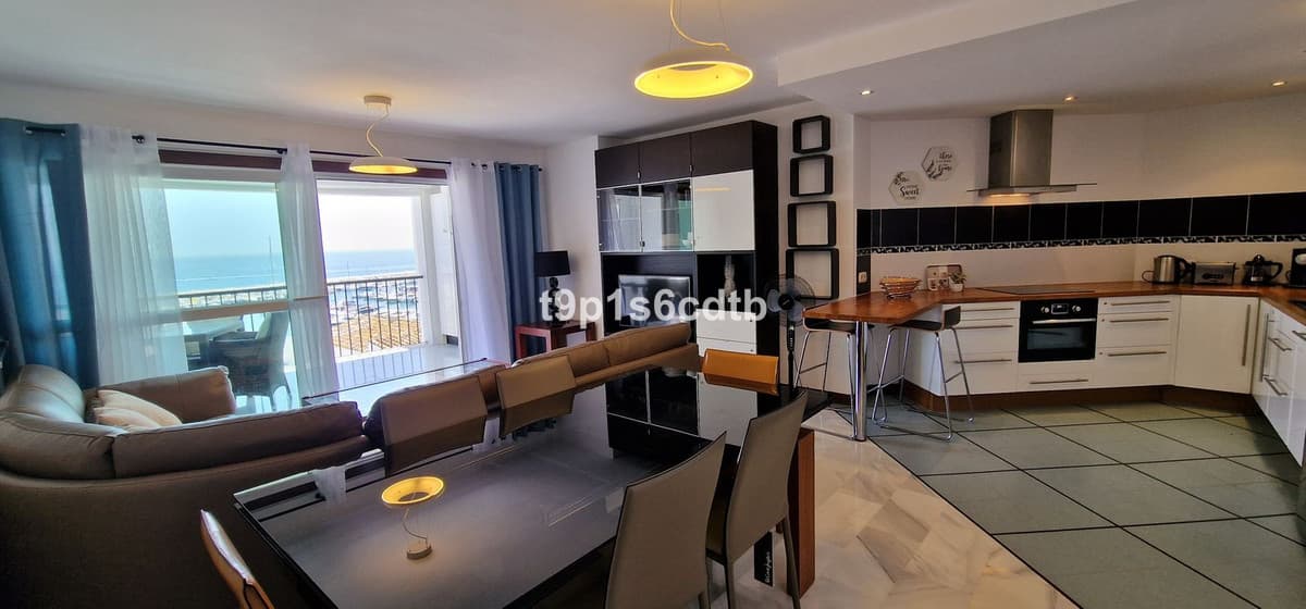 Middle Floor Apartment in Puerto Banús — photo 8 of 10