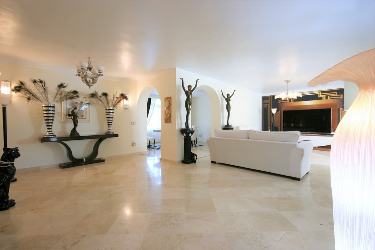 Penthouse in Guadalmina Alta — photo 2 of 10