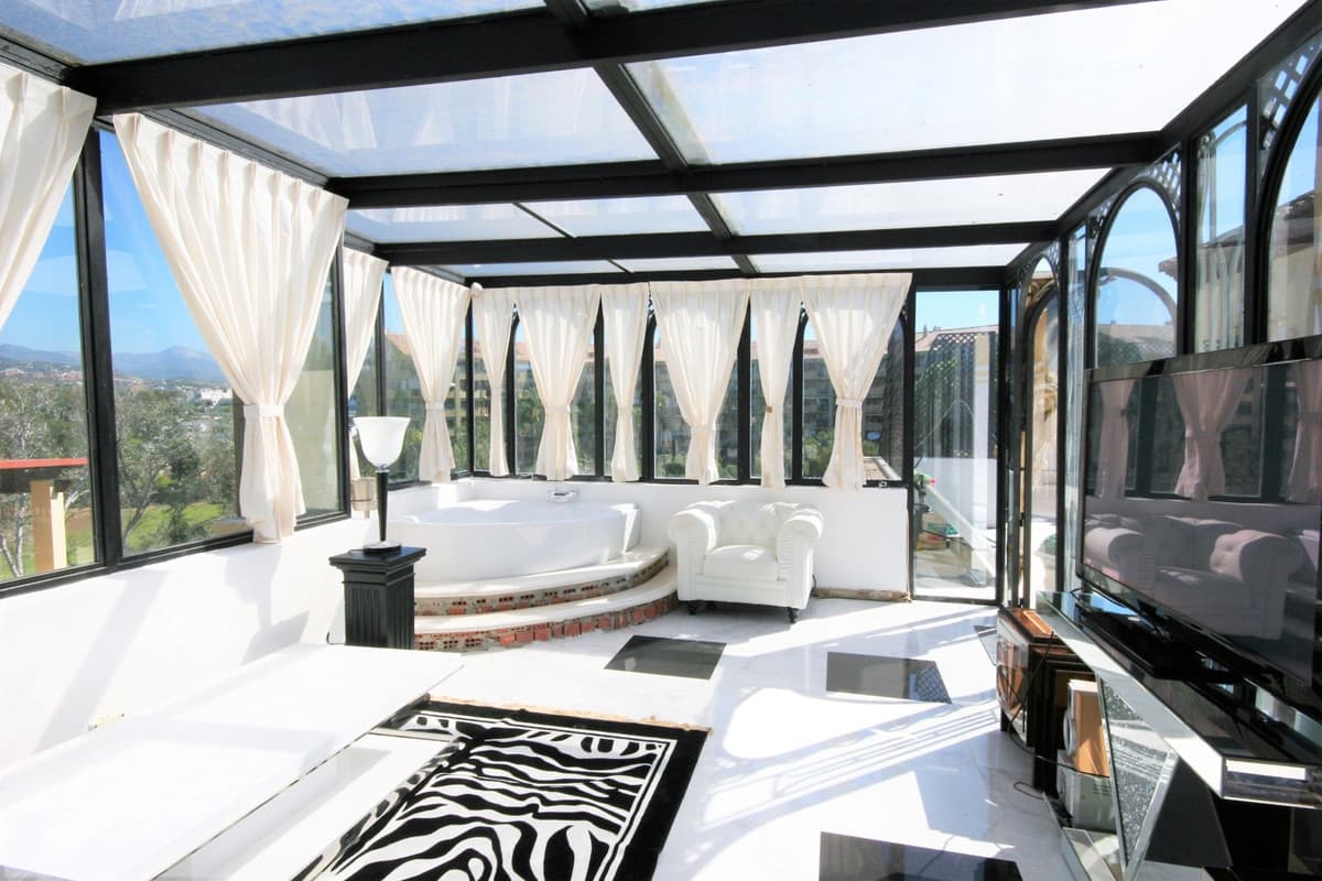 Penthouse in Guadalmina Alta — photo 10 of 10