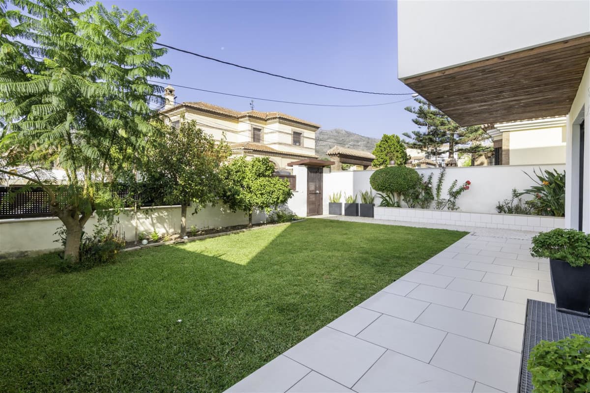 Detached Villa in Torremolinos — photo 4 of 10