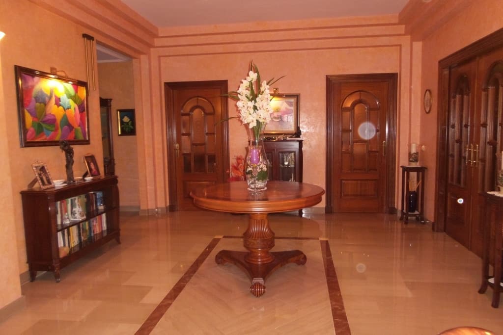 Detached Villa in Alhaurín de la Torre — photo 2 of 10