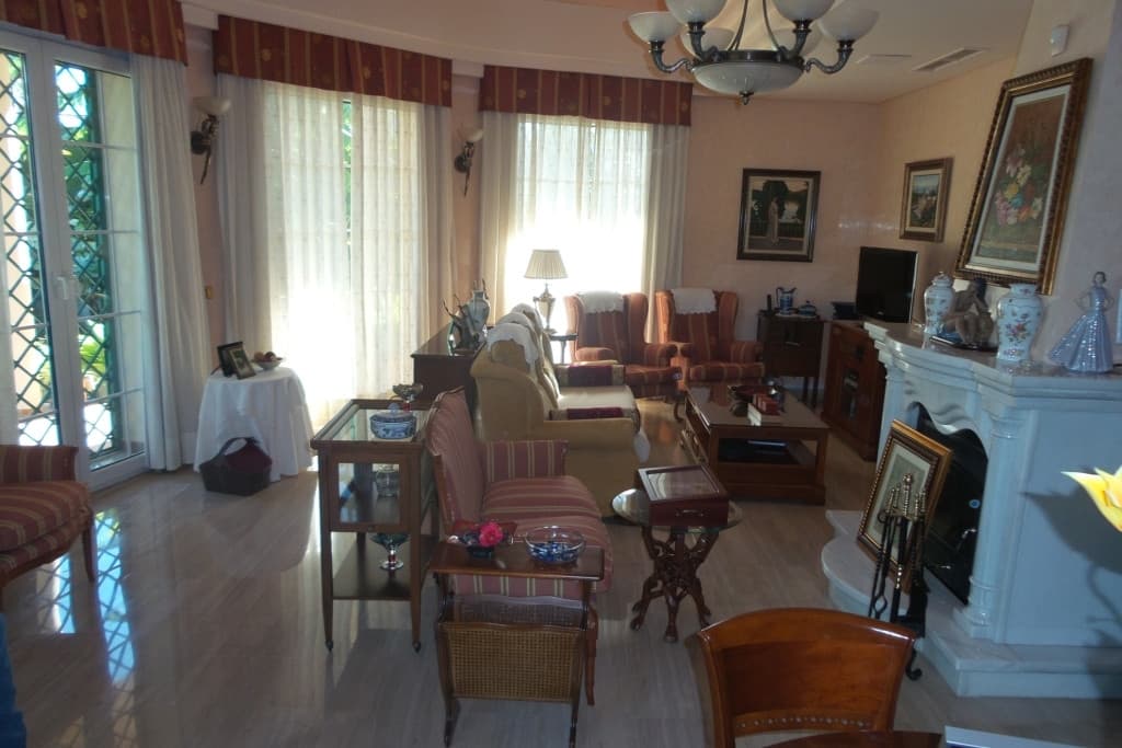 Detached Villa in Alhaurín de la Torre — photo 4 of 10