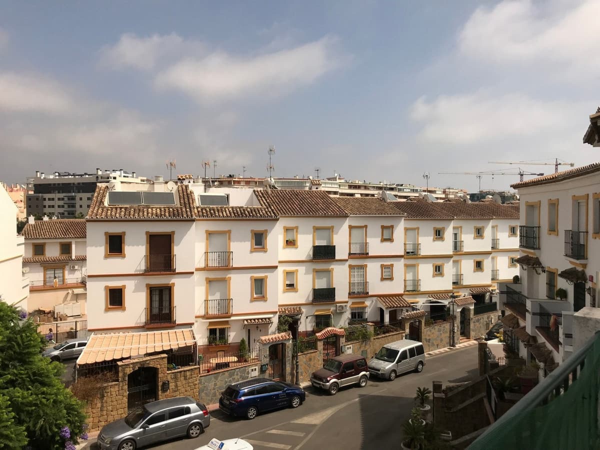 Townhouse in Estepona — photo 2 of 10