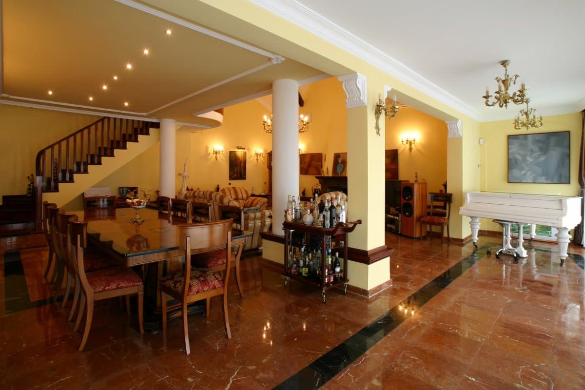 Detached Villa in Málaga — photo 3 of 10