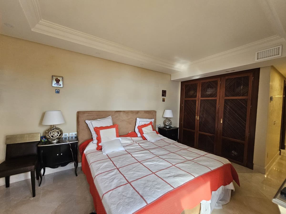 Middle Floor Apartment in Estepona — photo 10 of 10