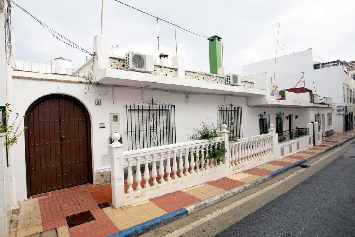 Townhouse in San Pedro de Alcántara — photo 1 of 10