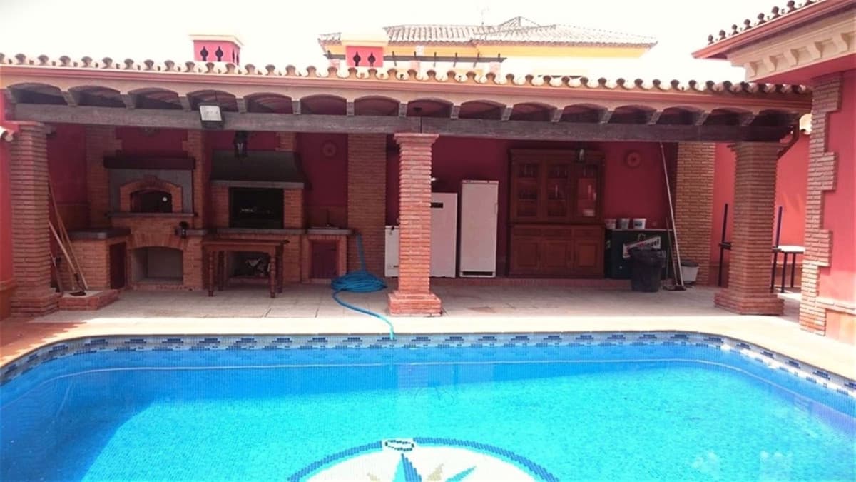 Detached Villa in Mijas Costa — photo 3 of 10