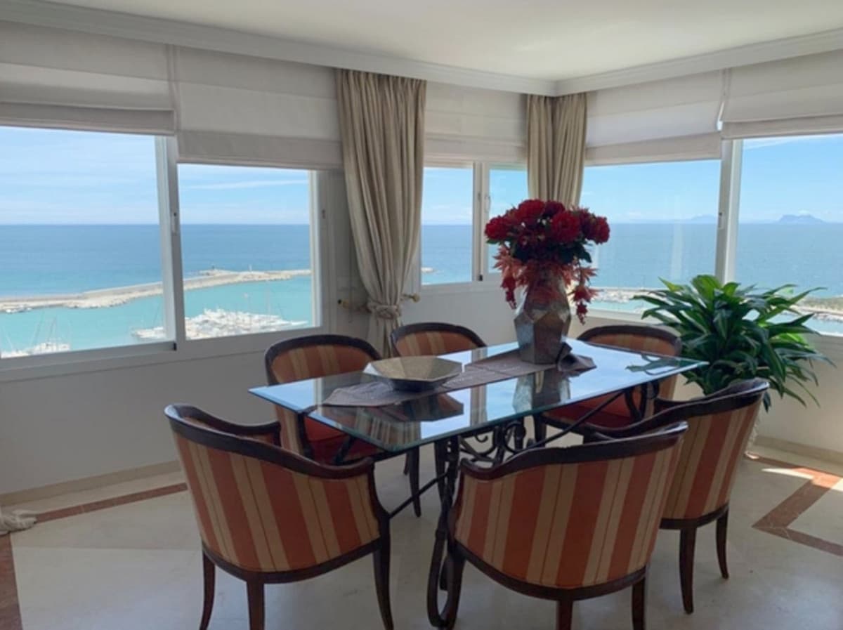Penthouse in Estepona — photo 2 of 10
