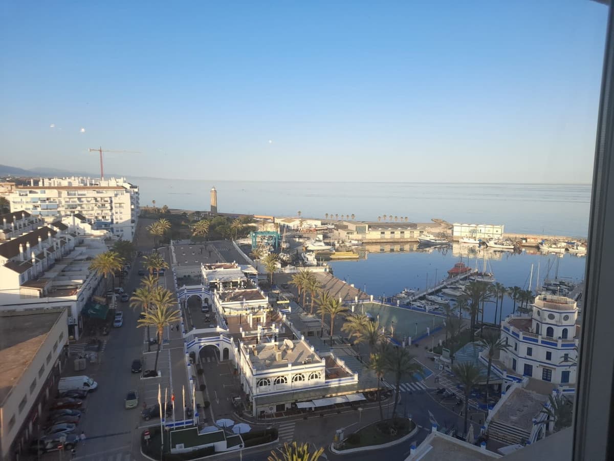 Penthouse in Estepona — photo 9 of 10