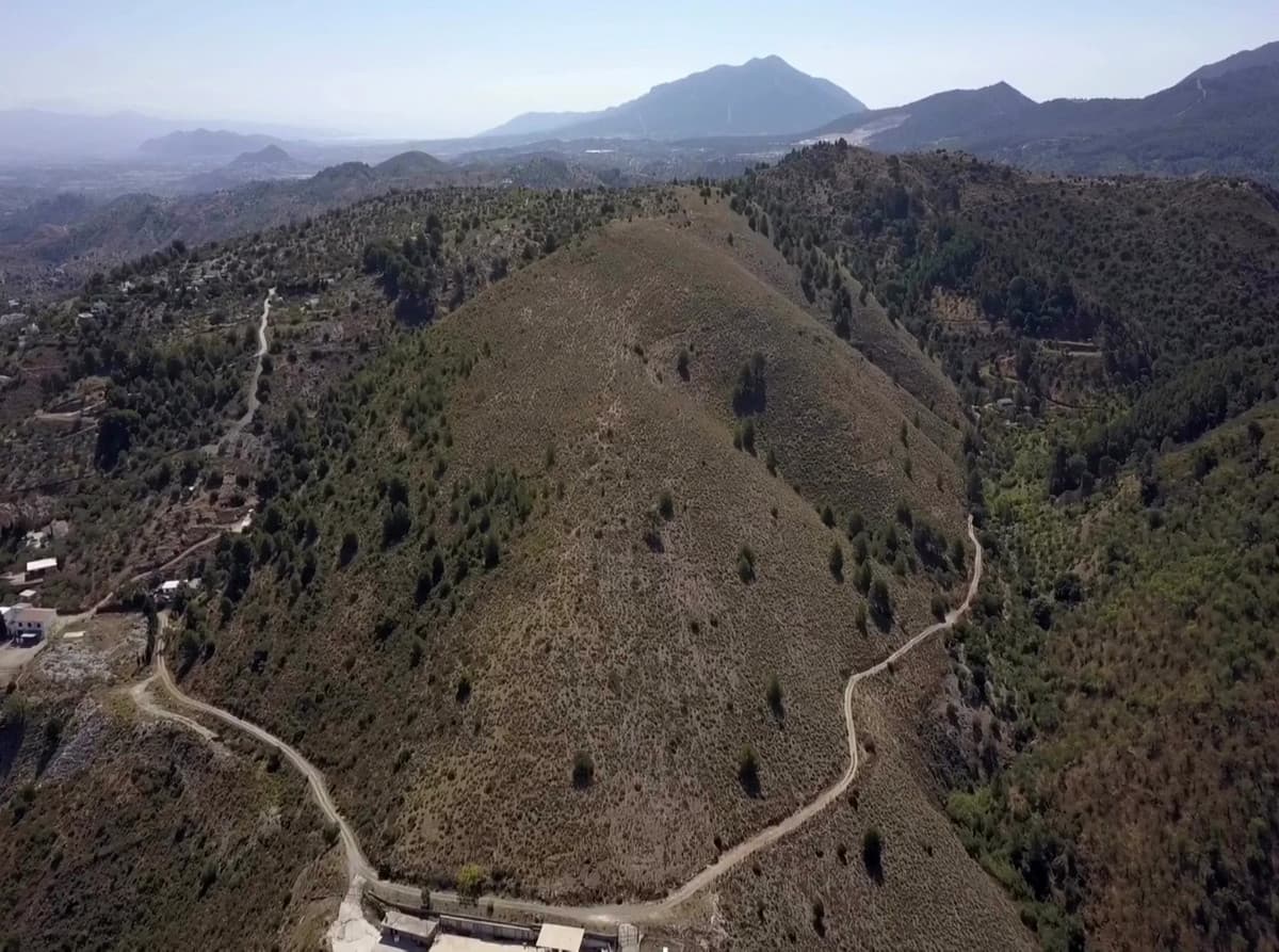 Land in Guaro — photo 2 of 3