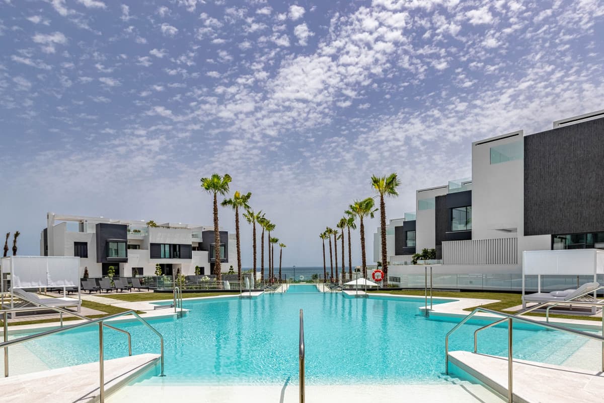Townhouse in Estepona — photo 1 of 10