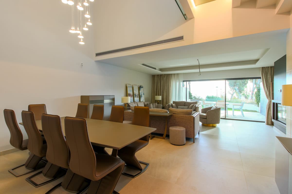 Townhouse in Estepona — photo 2 of 10